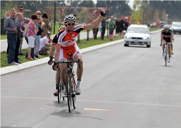 Calder Stewart Cycling Series leader Sam Horgan wins the last round of the 2013 series to claim the overall series elite title.